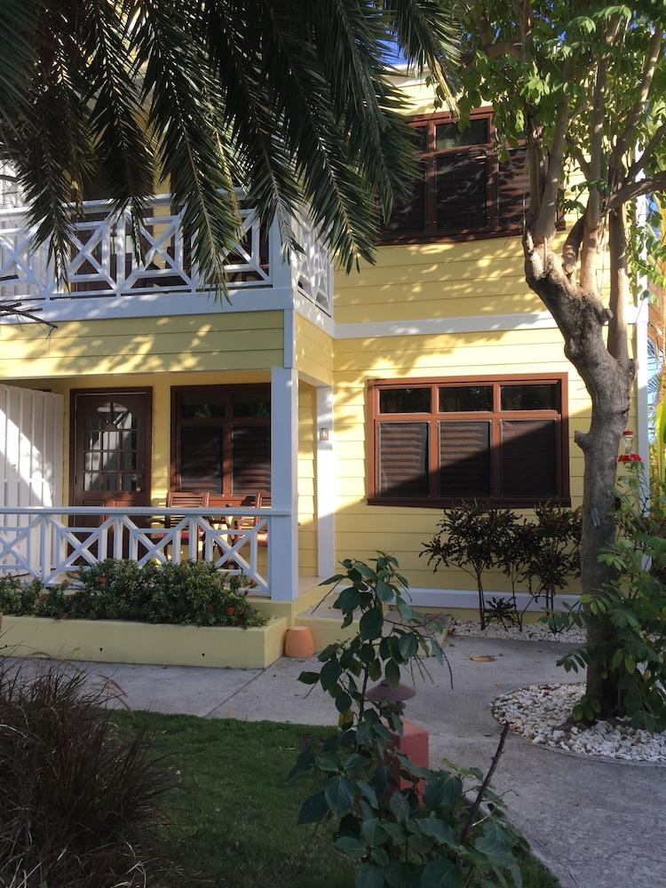 Buccaneer Beach Club Dickenson Bay Exterior foto
