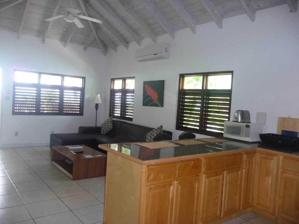 Buccaneer Beach Club Dickenson Bay Habitación foto